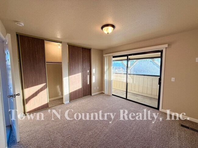 Building Photo - 100 W Rossi St