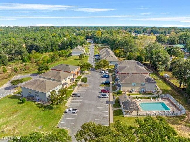 Building Photo - 2 br, 2.5 bath Townhome - 813 Arbor Lake Dr