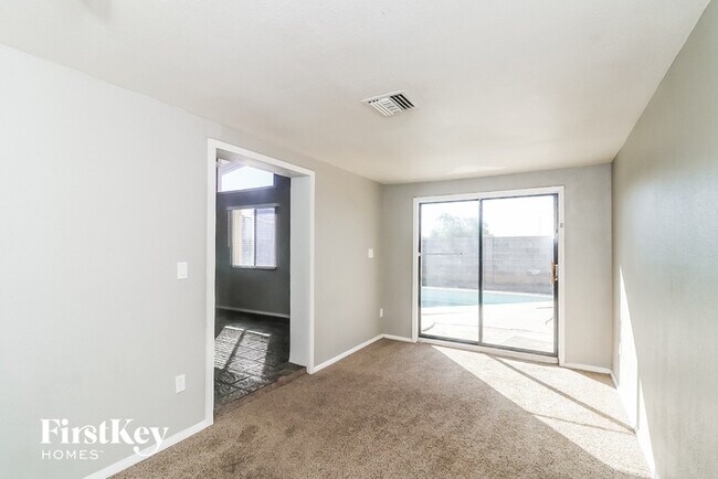 Building Photo - 3320 S Margo Dr