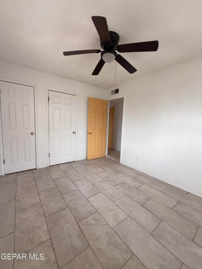 Building Photo - 5313 Tropicana Ave