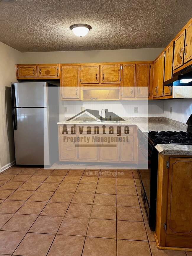 Building Photo - 420 N Elizabeth Ln