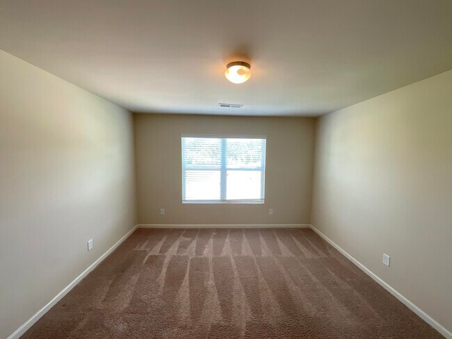 Building Photo - 4701 Southwind Rd