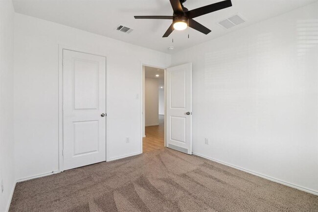 Building Photo - 9028 James Bowie