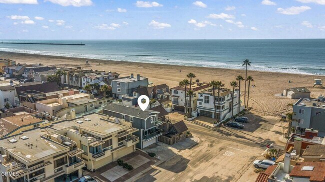 Building Photo - 104 La Brea St