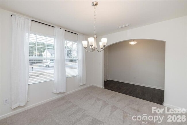 Building Photo - 824 Yorkshire Dr