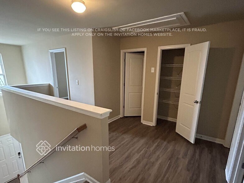 Building Photo - 833 Whitfield Oak Way NE