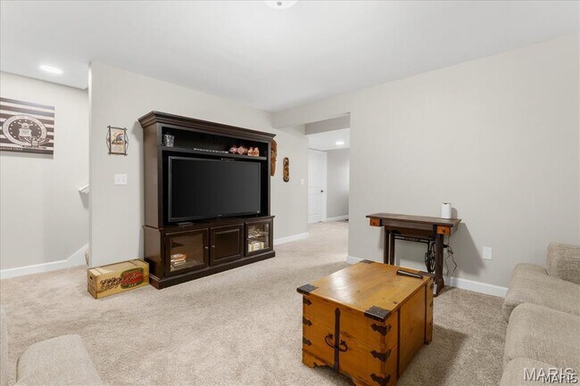 Building Photo - 601 Monarch Dr