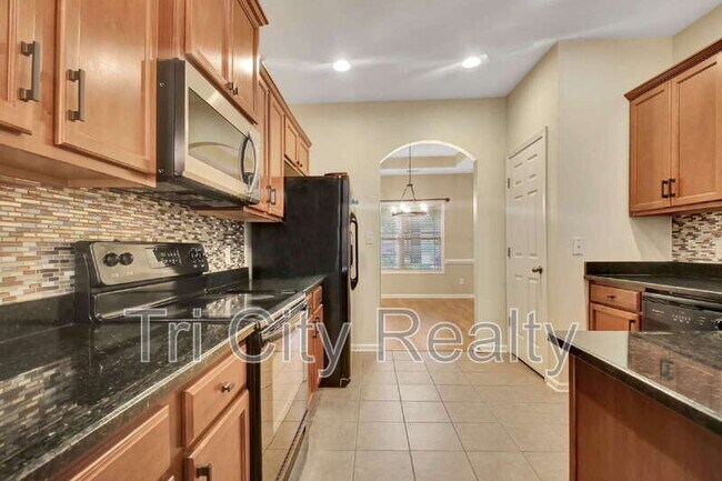 Building Photo - 113 Macalester Dr