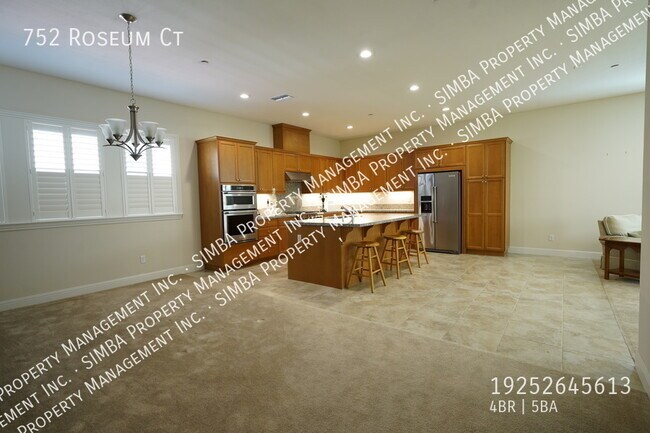 Building Photo - 752 Roseum Ct