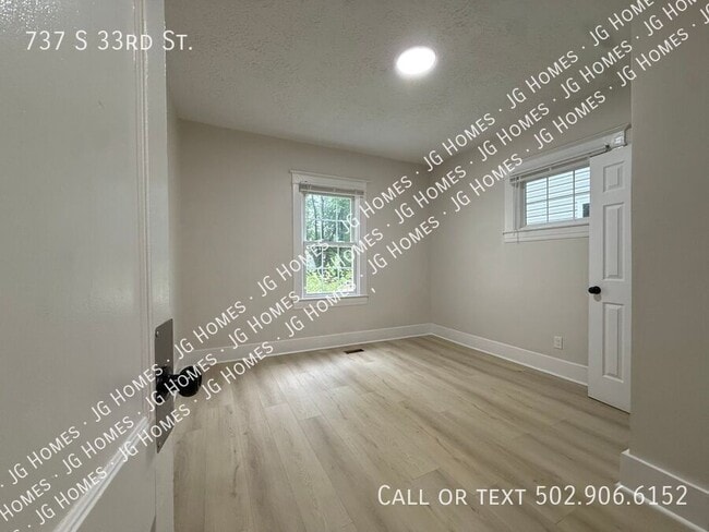 Building Photo - 737 S 33rd St
