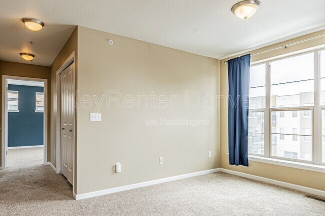 Building Photo - 492 S Saulsbury St
