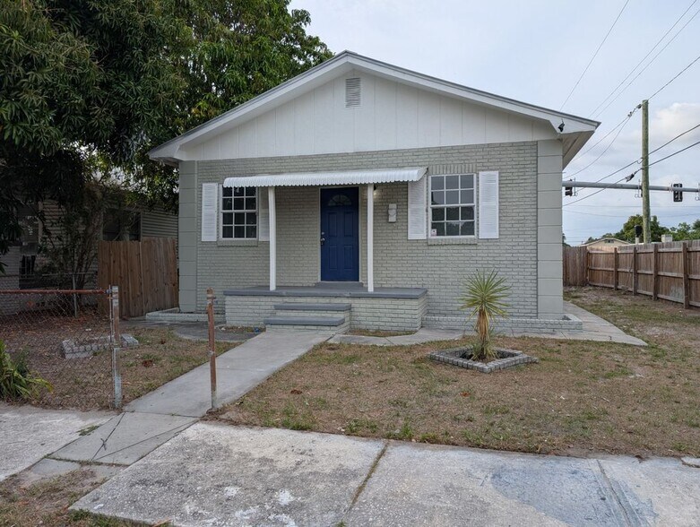 Building Photo - 1316 Holmes Ave