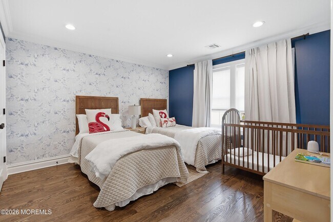 Building Photo - 619 Park Ave