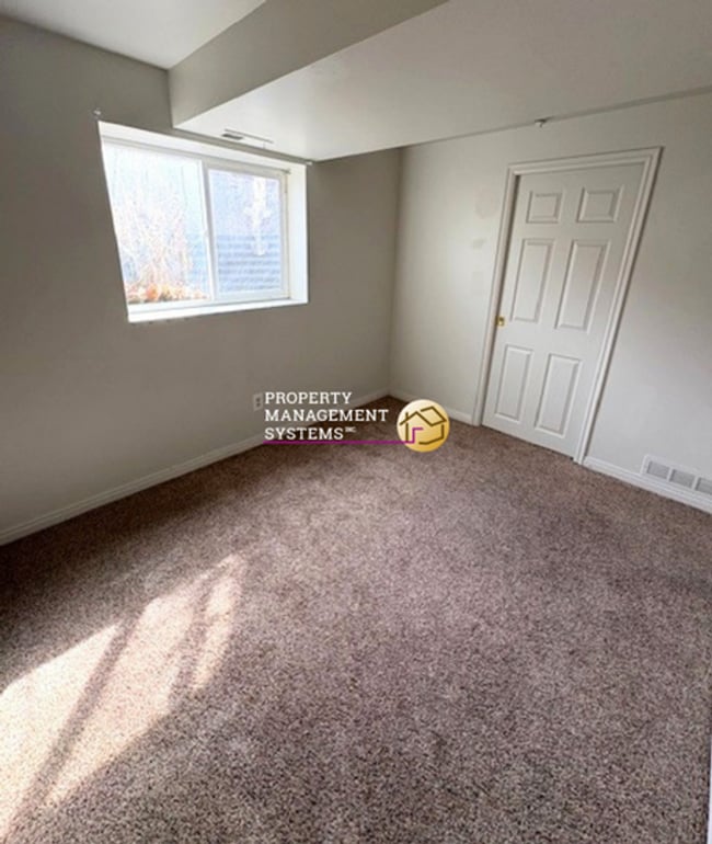 Building Photo - 4 Bedroom Home in Taylorsville!