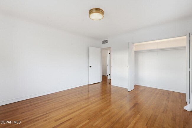 Building Photo - 3224 N Stanton St