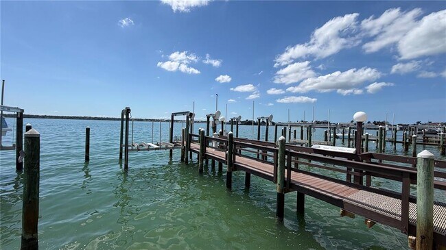 Building Photo - 218 Sand Key Estates Dr