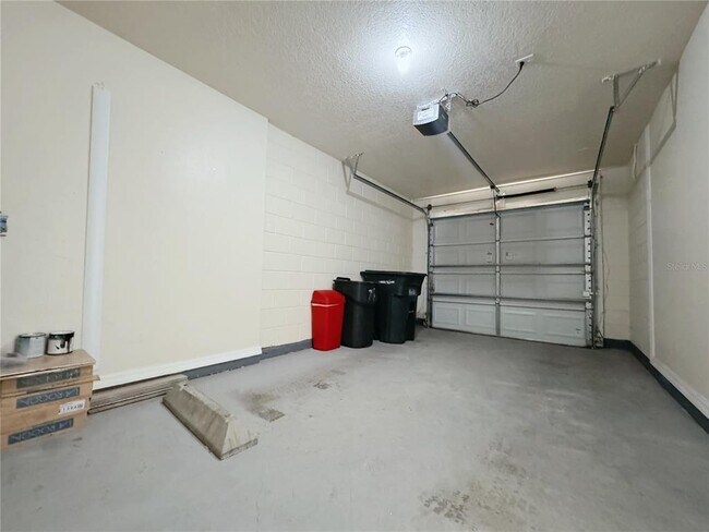 Building Photo - 760 Cresting Oak Cir