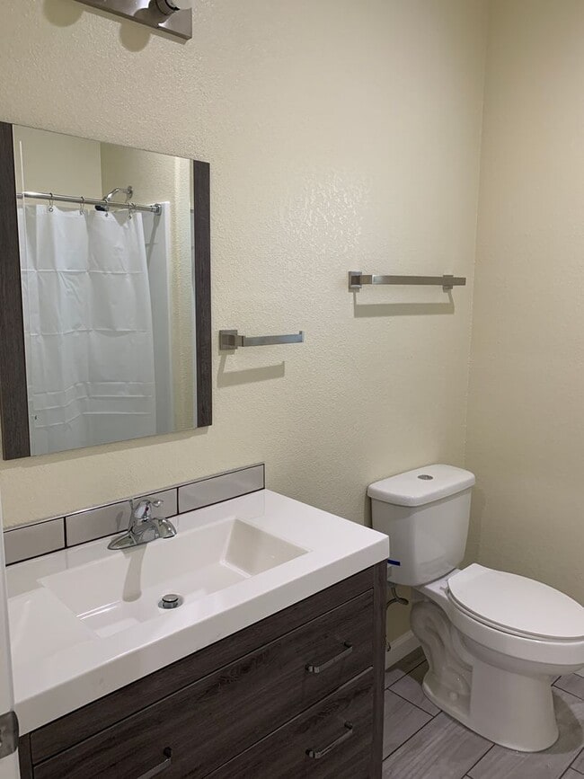 Building Photo - 1 bed/1 ba cottage - Olivehurst