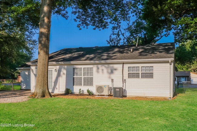 Building Photo - 10795 Millers Ln
