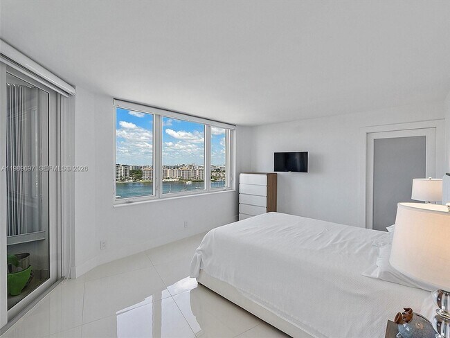 Building Photo - 550 S Ocean Blvd