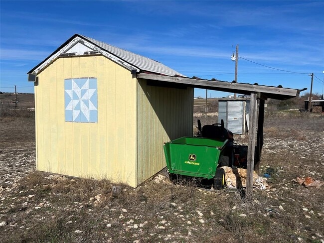 Building Photo - 205 Co Rd 212