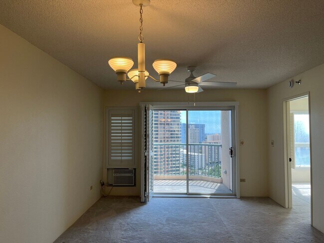 Building Photo - Country Club Villas - 2 bedrooms, 2 bath u...