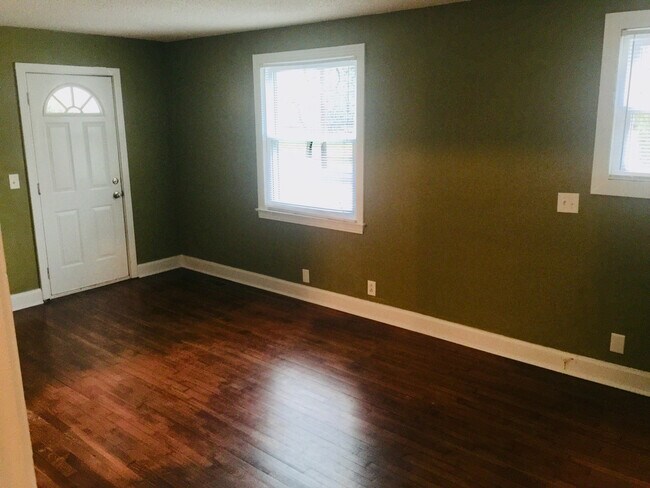 Building Photo - 3 Bedroom 1 Bath House in Madison with Amenities!  $1925/mo