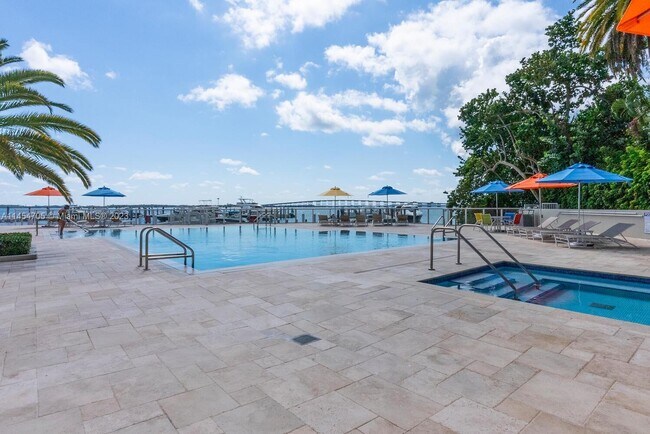 Building Photo - 1581 Brickell Ave