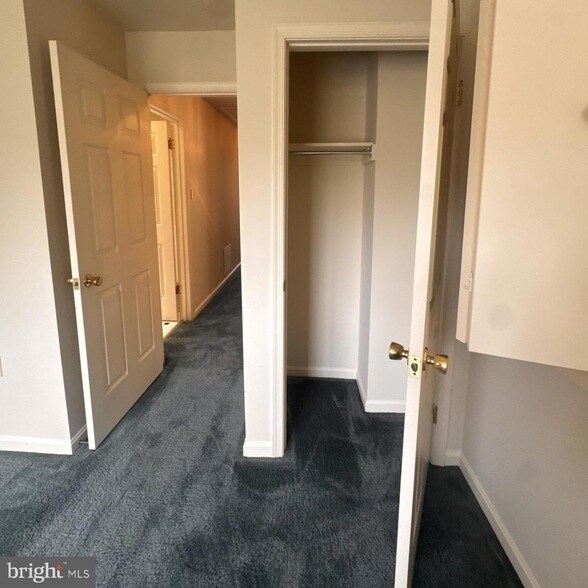 Building Photo - 4282 Wimbledon Dr