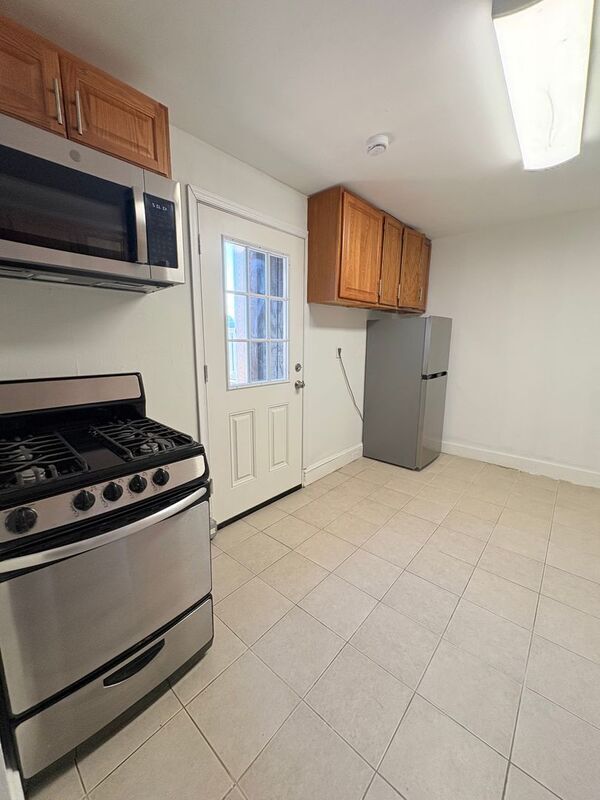 Building Photo - 300 E University Pkwy