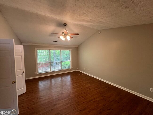 Building Photo - 3770 Oak Park Dr