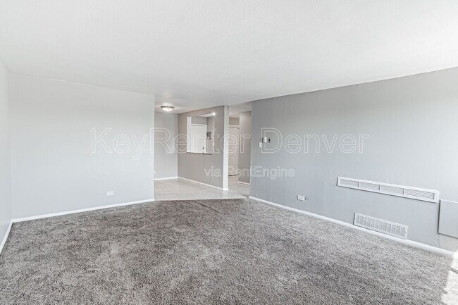 Building Photo - 1366 Garfield St