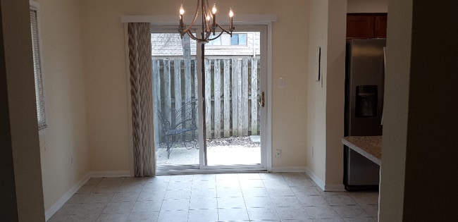 Building Photo - 1562 Malibu Pl