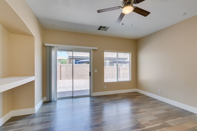 Building Photo - Spacious & Beautiful 3-Bedroom Home in Gat...