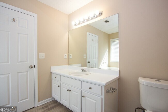 Building Photo - 1302 Palmer Ln