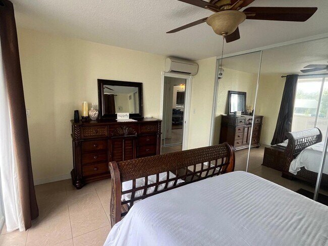Building Photo - 3600 N Ocean Dr