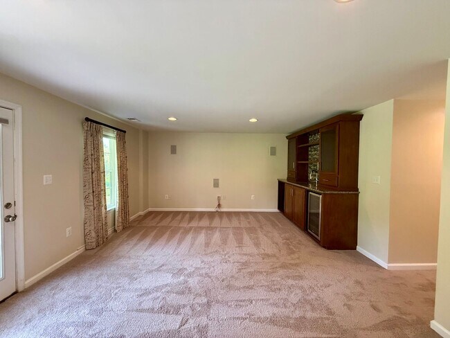 Building Photo - 2177 Whispering Hollow Ln