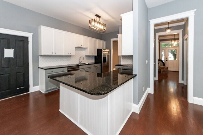 Building Photo - 115 Blackwater Dr