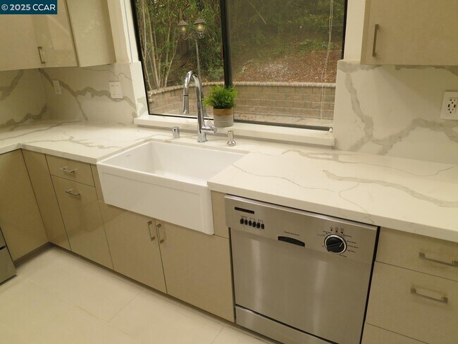 Building Photo - 4089 Sugar Maple Dr