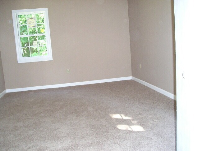 Building Photo - 5 George St