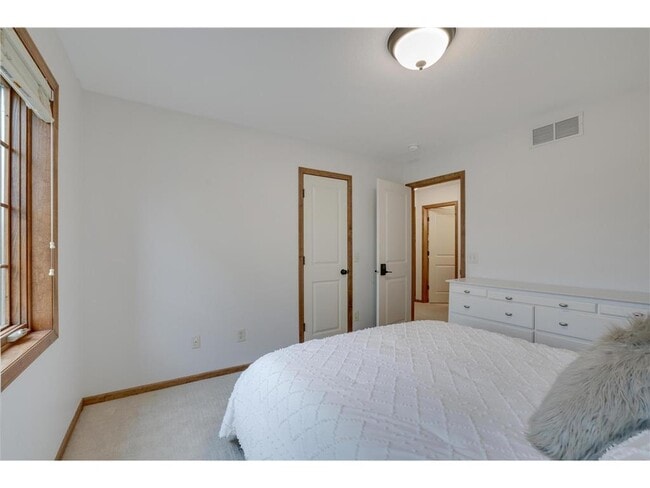 Building Photo - 645 Ramsey Cir