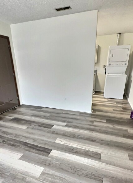 Building Photo - 822 Fremont St