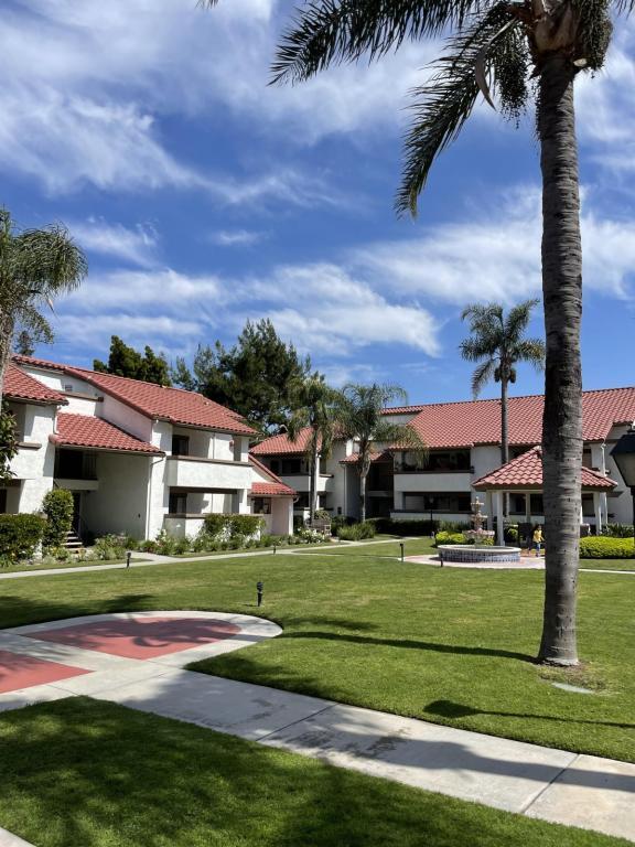 Building Photo - 6386 W Lincoln Ave