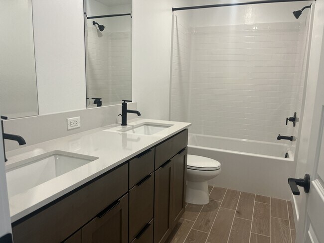 Building Photo - 7319 Olive Wood Dr