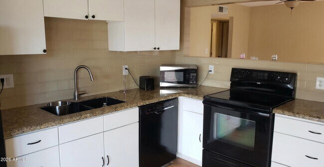 Building Photo - 1454 S Doran