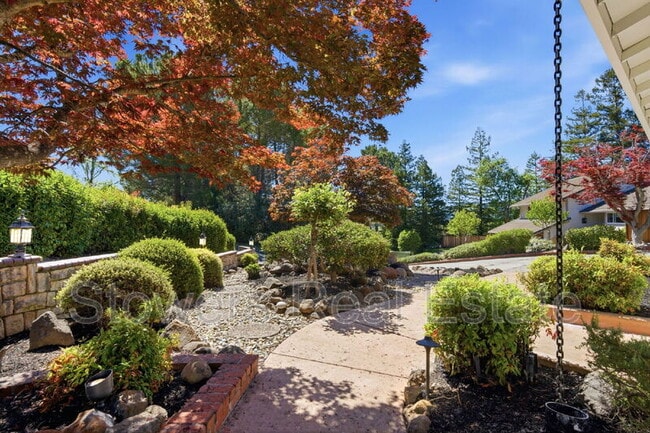 Building Photo - 155 Mountain Canyon Pl