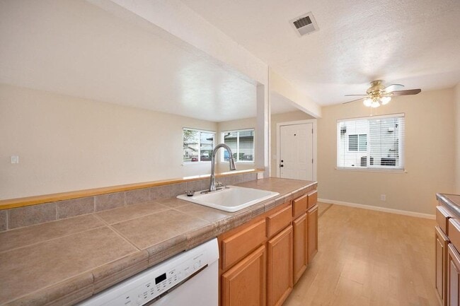 Building Photo - 3763 Sapphire Dr