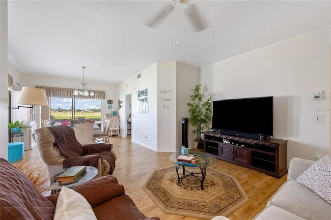 Building Photo - Immaculate Turn Key Furnished 2-Bed Condo ...