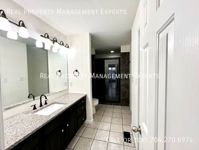 Building Photo - 133 Polaris Dr