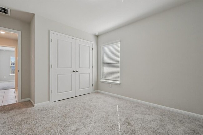 Building Photo - 112 Comet Pointe Dr